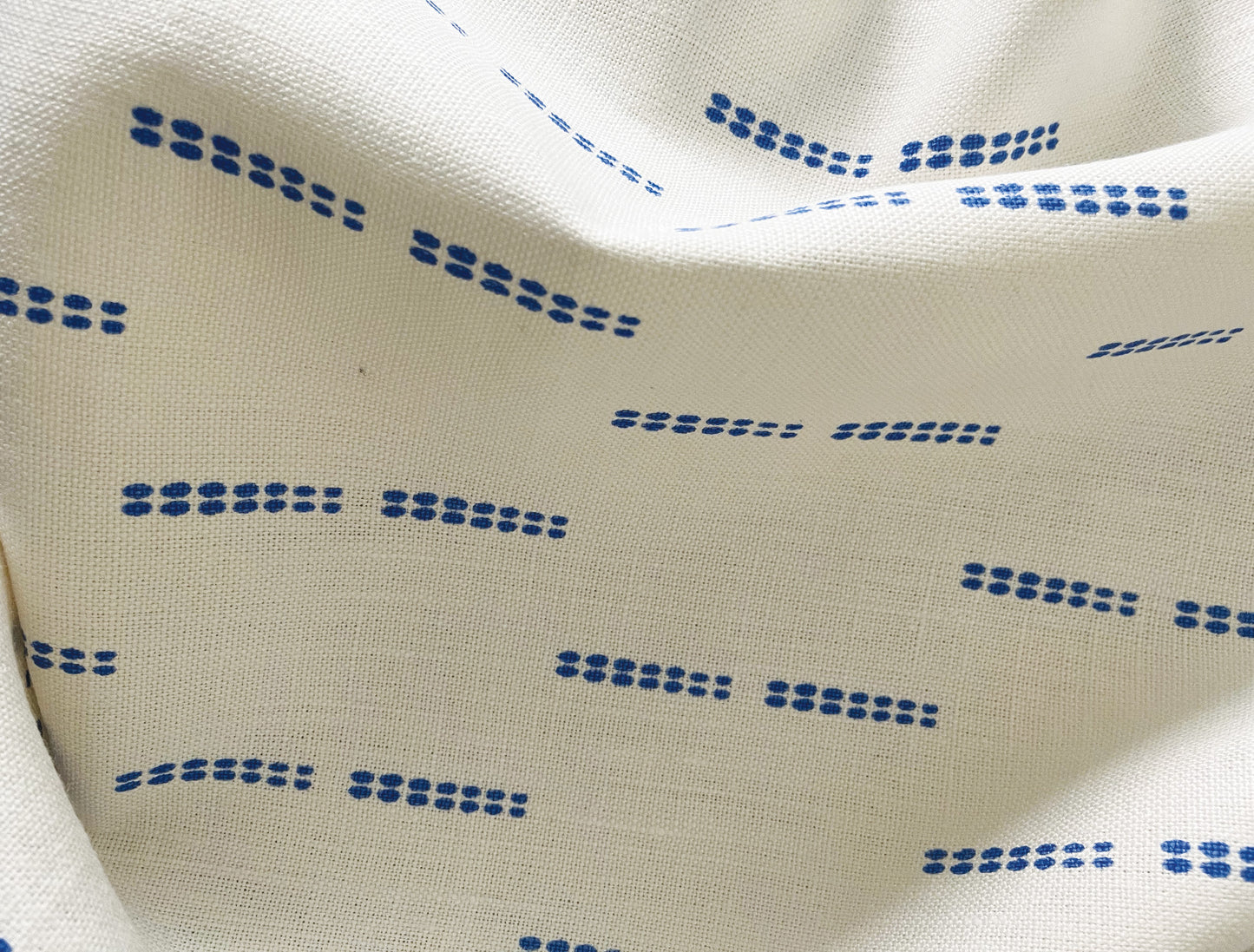 RIVI - OYSTER - CORNFLOWER BLUE (END OF ROLL)